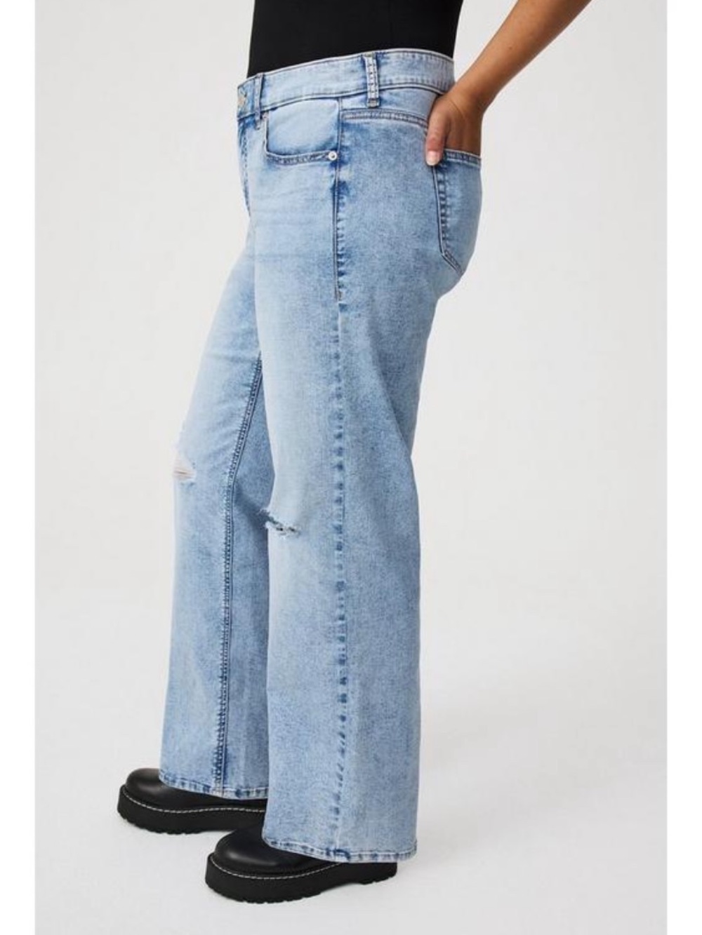 Torrid NWT Wide Leg Stretch Jean - Picture 5 of 15